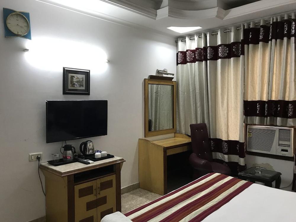 Tjs Royal Hotel دلهي المظهر الخارجي الصورة