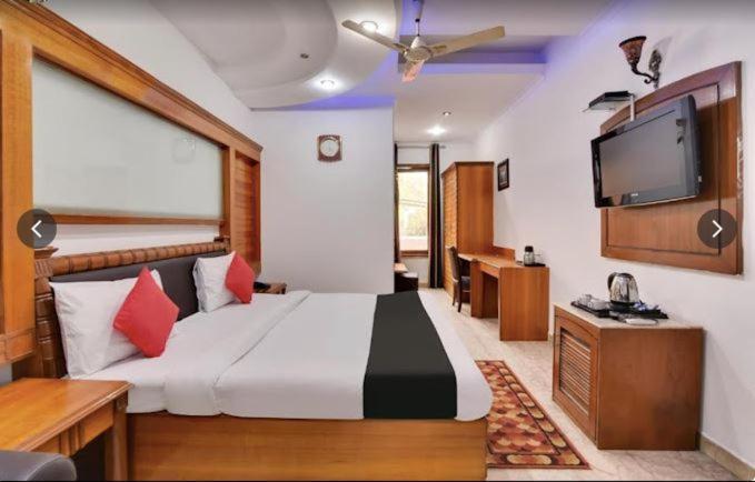 Tjs Royal Hotel دلهي المظهر الخارجي الصورة